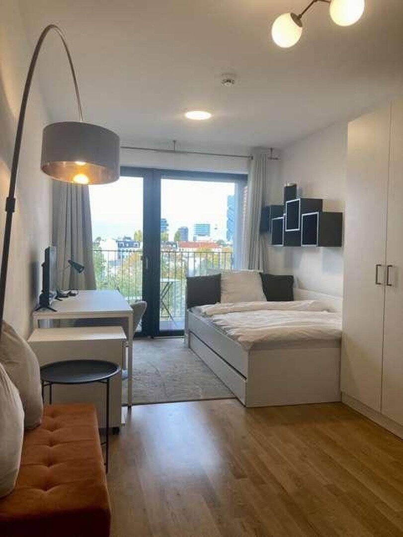 Fully furnished studio with balcony in Friedrichshain - Photo 1