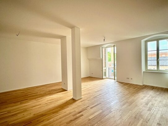 ERSTBEZUG + Tolle 2-Zimmer-Wohnung in der Alten Baumwolle! Großzügiges Wohnzimmer + Fußbodenheizung + Balkon + offene K…