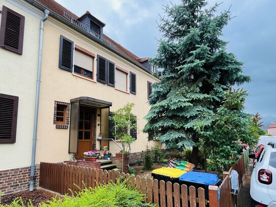 Praktisches Reihenmittelhaus mit hübschen Grundstück in Radebeul an der Stadtgrenze von Dresden