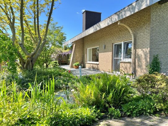 Großes Zweifamilienhaus mit tollem Garten in Detmold-Diestelbruch