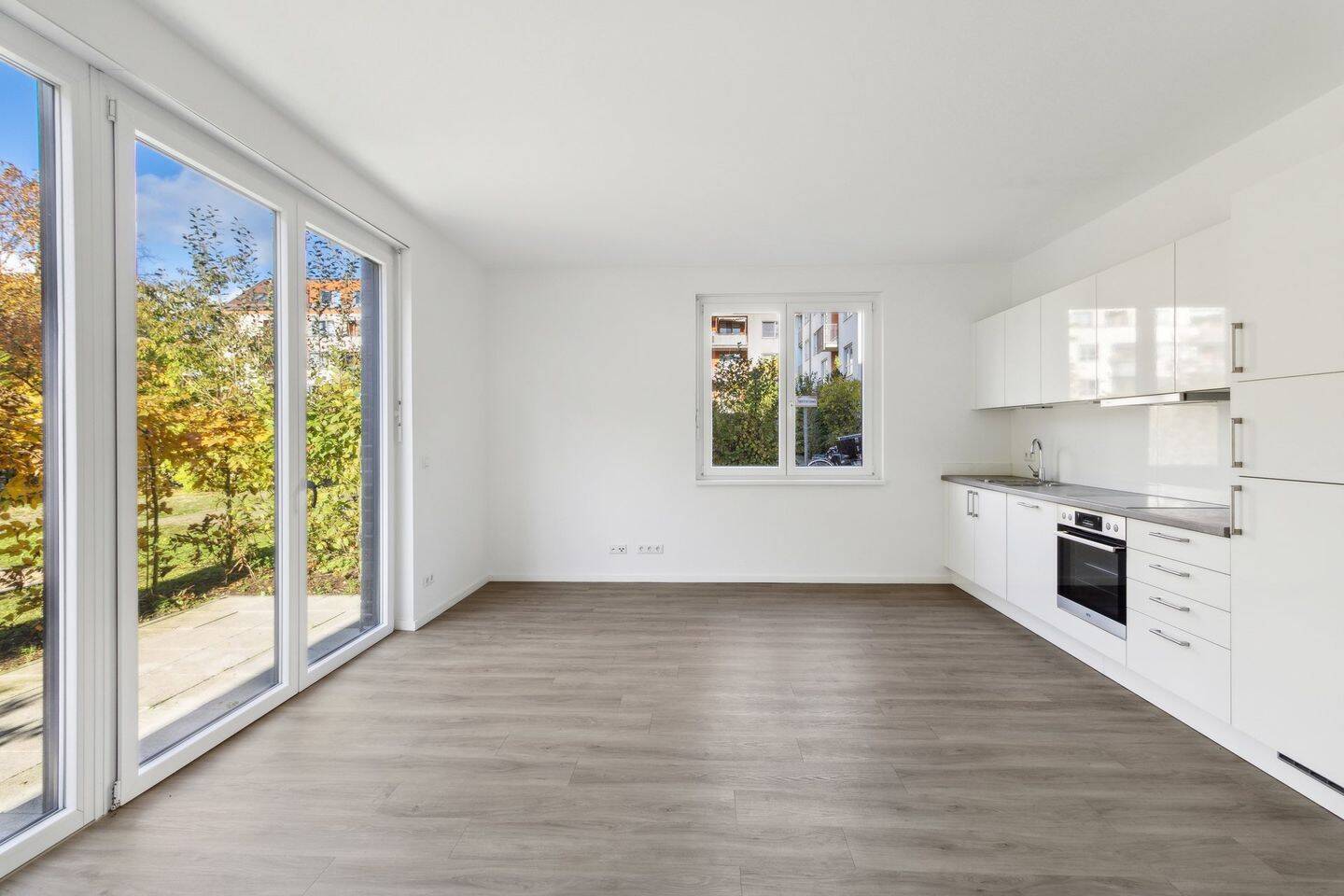 Stilvoller Neubau: Erdgeschosswohnung mit 3 Zimmern in naturnaher Umgebung - Photo 1