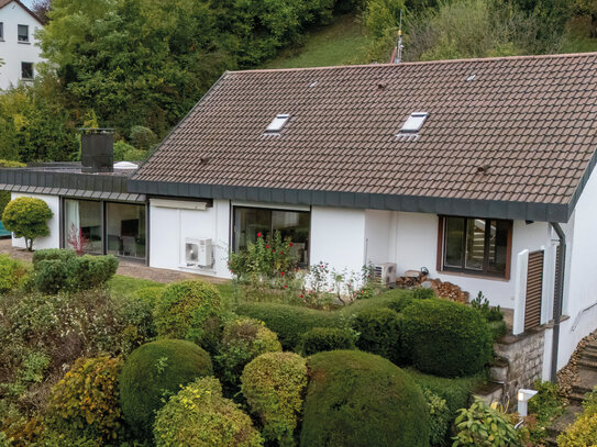 Stilvolle Landhausvilla mit Panoramablick, Pool, Sauna und vielen weiteren Extras