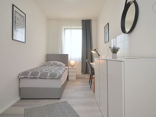 Modern möbliertes WG-Zimmer mit WLAN in Nürnberg Gleisshammer