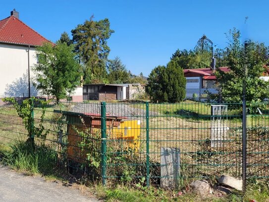 eines der letzten unbebauten Grundstücke in der grünen Eigenheim Siedlung Grünau