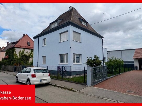 Kapitalanlage und Eigenheim: 3-Familienhaus mit freier Erdgeschosswohnung!