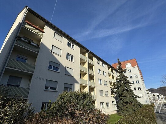 Leerstehende 2-Zimmer-Wohnung in Heidelberg zu verkaufen - renovieren und einziehen!