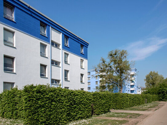 Einzugsbereite, helle 2-Zimmer-Wohnung mit Laminat und Balkon