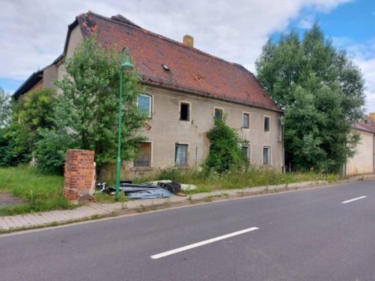 Denkmalgeschütztes Mehrfamilienhaus bei Halle an der Saale