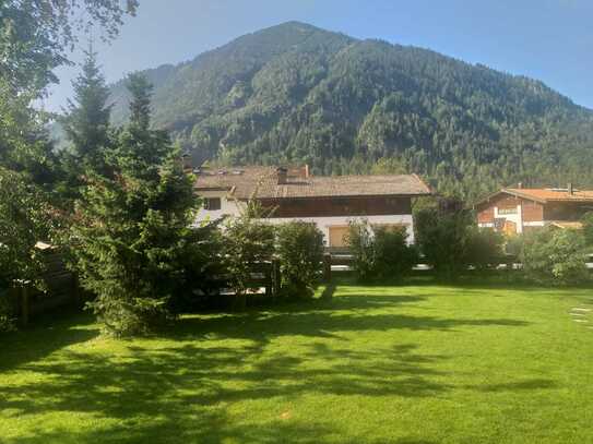 Wunderschöne 2 Zimmerwohnung mit direktem Blick zum Wallberg. Sauna und Schwimmbad im Haus!