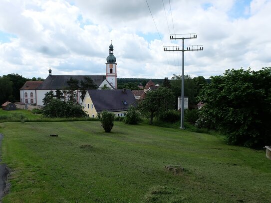 Ruhig gelegenes Baugrundstück mit Ausblick auf Michelfeld