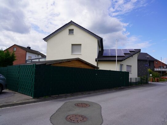 Modernisiertes Wohnhaus mit Gewerbeeinheit in ruhiger Lage von Lippstadt!