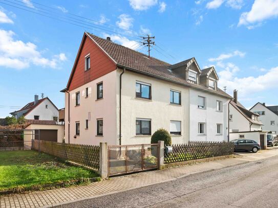 Platz für zwei Familien | Gartenidylle | Dachterrassenblick | Garage | Schönaich