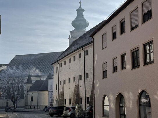 2-Zimmer-Wohnung in Mühldorfer Altstadt: Erstbezug nach Sanierung mit EBK und TG