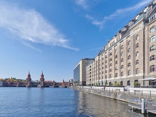 Exklusive Maisonette-Bürofläche mit Blick auf die Spree