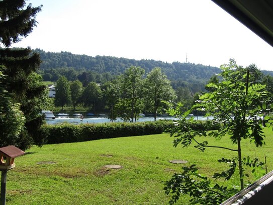 **APARTMENT MIT RHEINBLICK **