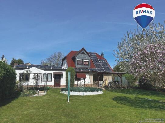 Ihr Gartenidyll mit Sonnenkraft - PV-Anlage & Doppelgarage