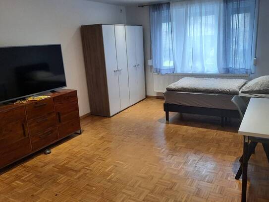 WG Zimmer mit Internet, TV, Gästeküche, Etagendusche/Wc und Waschmaschine