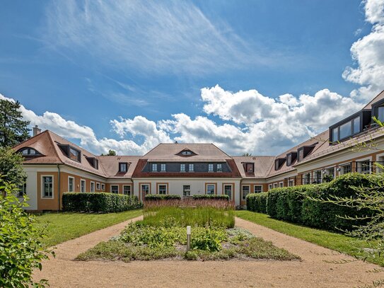 DIE BESONDERE WOHNUNG - Herrschaftliches Wohnen im Schlosspark Pirna in exklusiver + moderner Maisonette-ETW