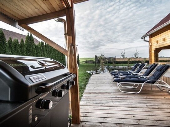 Exklusive Immobilie Saunahaus-Wellnessoase mit Ferienhaus gute Rendite in Schwimmbach.