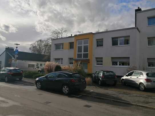 Helle 3-Zimmer-Wohnung mit Balkon, Gartennutzung und Garage in ruhiger Lage