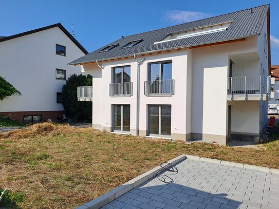 Neubau! Sonnige 3-Zimmerwohnung mit Terrasse und Garten ohne Maklergebühr