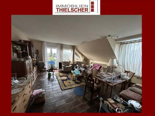 Großzügige 4-Zimmer-Obergeschosswohnung mit Dachloggia und Außenstellplatz