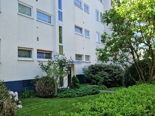 Helle und ruhige 4 Zimmerwohnung mit großer Loggia und Grünblick unweit des Westphalwegs