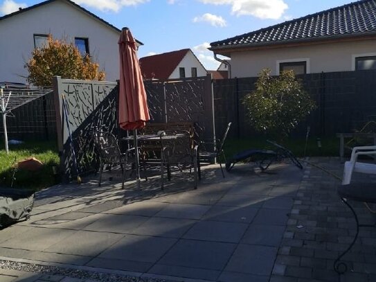 Neu renovierte behindertengerechte EG - 4 ZKB Wohnung mit Wintergarten und Gartennutzung