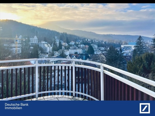 Bestlage mit Weitblick! Perfekte Drei-Zimmer- Wohnung mit sonnigem Balkon.