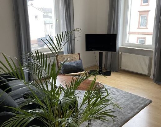 Top renoviert: Schöne möblierte 3 Zi. Wohnung, Frankfurt Eckenheim. 54qm (we speak English)