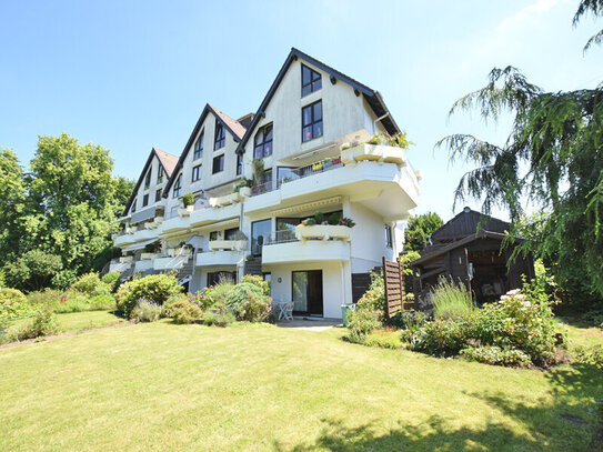 Haus in Haus mit grünem Weitblick