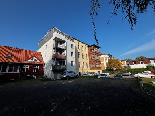 Große 2-Raumwohnung mit Balkon in Bahnhofsnähe zu vermieten!