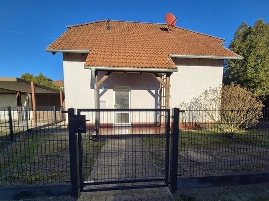 modernes Einfamilienhaus mit Garten, Garage und Carport in ruhiger Lage am Rande von Lübben