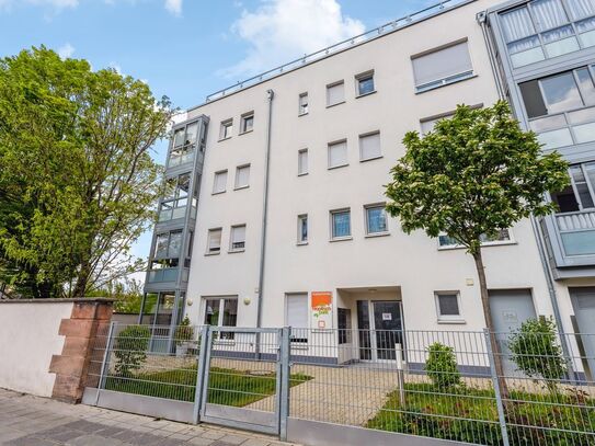 Freie 2-Zimmer-Senioren-Wohnung mit ca. 56 m² im zentrumsnahen und begehrten Nürnberg / Schweinau