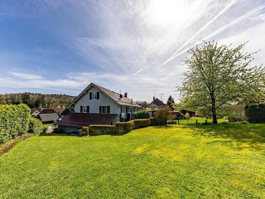 Historischer Flair trifft moderne Lebensart - traumhaftes 4-Familienhaus mit großem Garten