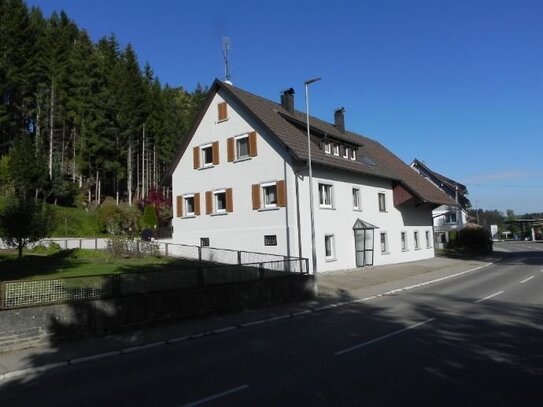 Schönes altes Bauernhaus