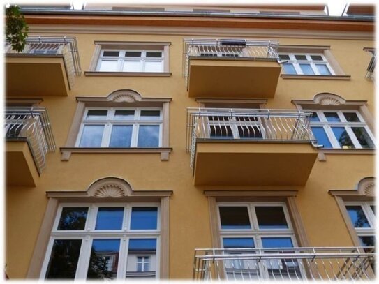 Tolles Dachgeschoss im sanierten Altbau-3 Zimmer im Niedrigenergiehaus