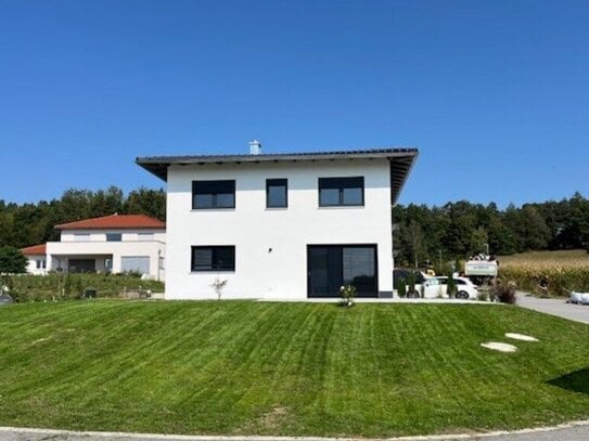 Einfamilienhaus ERSTBEZUG m. Doppelgarage in Radling zu vermieten