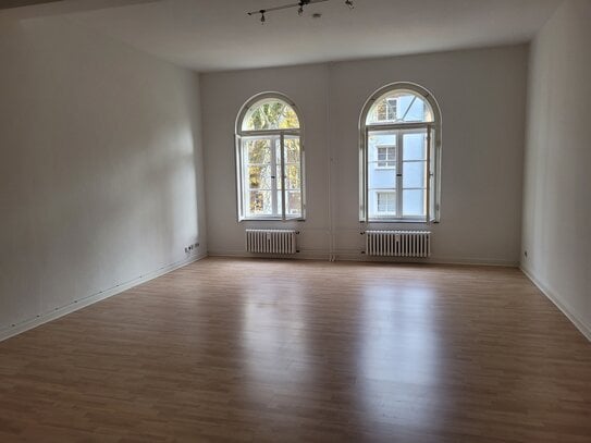 große 3- Zimmer-Loft-Wohnung im Junkerhohlweg 17