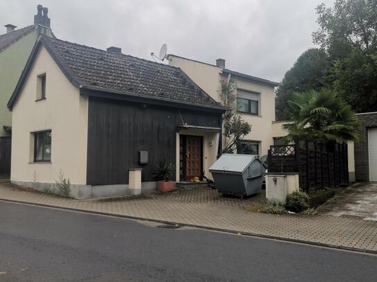 Klein und schnuckelig, inkl. Bauland, viele Möglichkeiten in Hürth-Gleuel! Weit unter Bodenrichtwert!