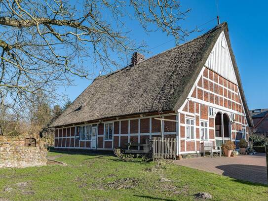 Märchenhaftes Reetdachhaus, liebevoll restauriert mit traumhaftem Garten!