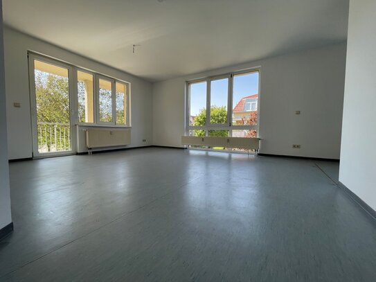 3-Raum-Wohnung im 1. OG mit Balkon -