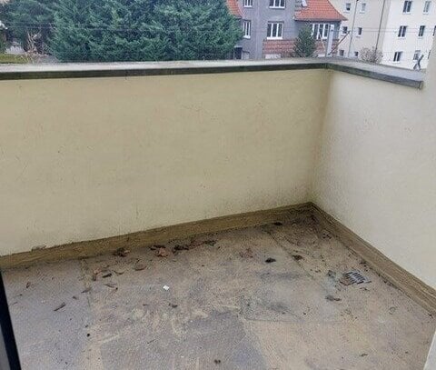 Preiswerte 3-R-Wohnung san.Altbau, ca.67,34 m² mit Balkon In Magd.-Cochstedter str. zu vermieten ..!