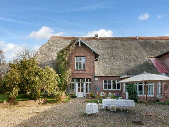 Saniertes Bauernhaus in solitärer Lage - Hofleben in Lohbarbek nordwestlich von Hamburg