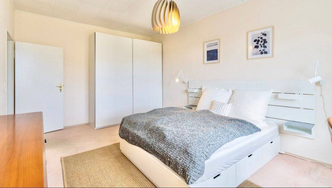 Schön möbliert in Top-Lage: Wohnen in der begehrten Uhlandstraße - Photo 1