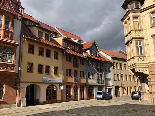 Wohnen und Wohlfühlen - bequeme 2-Raum Wohnung über dem Stadttor mit Personenaufzug bis in die Tiefgarage