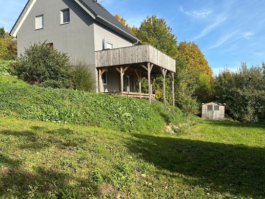 HOCHWERTIGES KFW-MASSIV-HAUS / SCHÖNER GARTEN MIT TOP AUSSICHT / NEUBAU AUS 2020