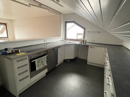 Lichtdurchflutete 2,5 Zimmer Dachgeschosswohnung in Heilbronn-Horkheim