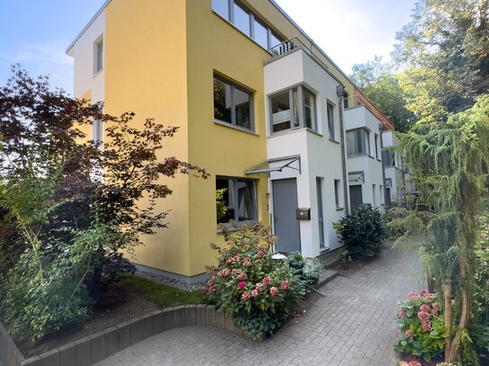 hochwertiges Reihenendhaus in TOP-LAGE mit Dachterrasse, Fußbodenheizung, Keller, Carport, uvm.