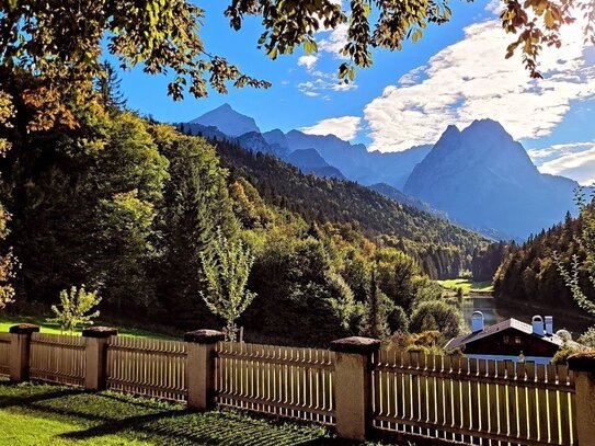 Terrassen-Wohnung in exklusiver Lage mit 1A Berg- und Seeblick (Riessersee)